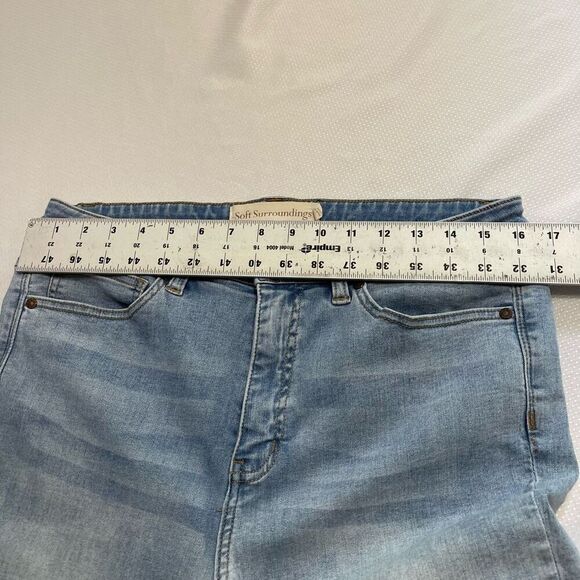 Soft Surroundings Light Wash Denim Jeans Size 10 - Picture 2 of 8